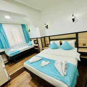 Отель La Maison Bleue